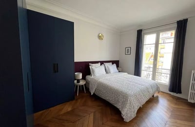 Long-term rent of a 3-room apartment 70m² in Paris, France