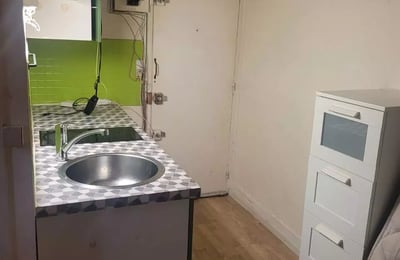 Long-term rent of a 15m² studio in Paris, France