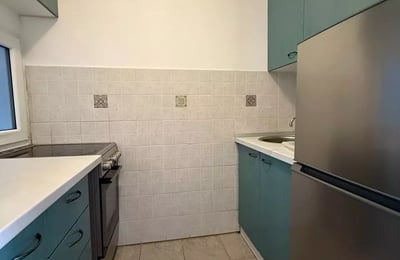 Alquiler a largo plazo de un piso de 2 habitaciones y 42m² en Nuevo Belgrado cerca del centro, Belgrado, Serbia