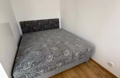 Alquiler a largo plazo de un piso de 2 habitaciones y 42m² en Nuevo Belgrado cerca del centro, Belgrado, Serbia
