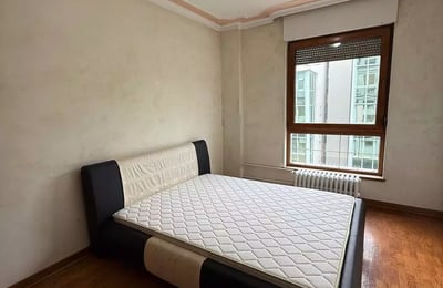Location longue durée d’un appartement de 3 pièces 75m² dans le quartier Čukarica, Belgrade, Serbie