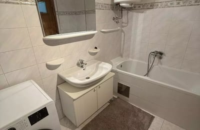 Location longue durée d’un appartement de 3 pièces 75m² dans le quartier Čukarica, Belgrade, Serbie