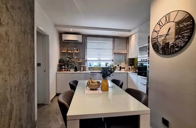 Langzeitmiete einer 3-Zimmer-Wohnung 65m² im Zentrum von Zemun, Belgrad, Serbien