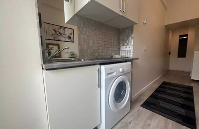 Long-term rental of 10 m² studio, 16th arrondissement, Paris, France