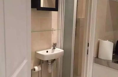 Long-term rental of 10 m² studio, 15th arrondissement, Paris, France