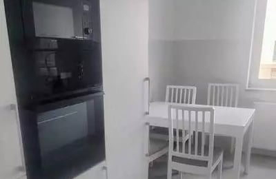 Location longue durée appartement 3 pièces avec balcon, quartier Fabryczna, Wrocław, Pologne