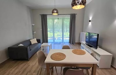 Location longue durée : appartement 2 pièces de 45 m² à Wola Justowska, Cracovie, Pologne