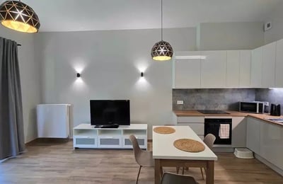 Location longue durée : appartement 2 pièces de 45 m² à Wola Justowska, Cracovie, Pologne