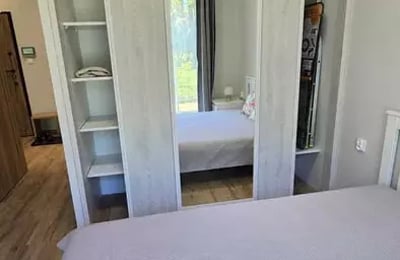 Location longue durée : appartement 2 pièces de 45 m² à Wola Justowska, Cracovie, Pologne