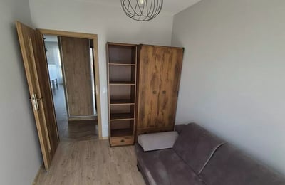 Langzeitmiete: 3-Zimmer-Wohnung mit 51 m² in Czyżyny, Krakau, Polen