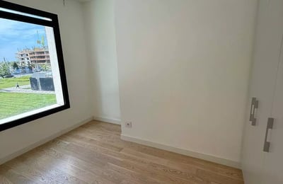 Long-term rental of a 3-room apartment, 80 m² in Belgrade, Serbia