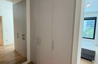 Long-term rental of a 3-room apartment, 80 m² in Belgrade, Serbia