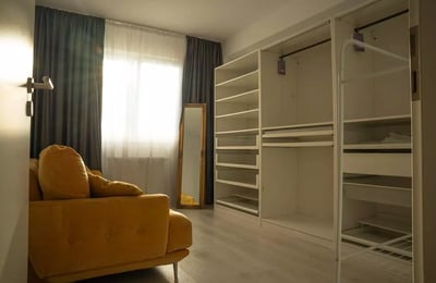 Long-term rental 3-room apartment 73 m², Tractorul district, Brașov, Romania