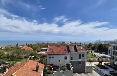 Alquiler a largo plazo piso de 3 habitaciones en el distrito Trakata, Varna, Bulgaria