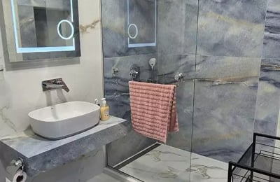 Alquiler a largo plazo piso de 3 habitaciones en el distrito Trakata, Varna, Bulgaria