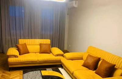 Alquiler a largo plazo piso de 3 habitaciones 85 m² en el distrito de Nuevo Belgrado, Belgrado, Serbia