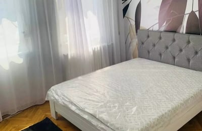 Alquiler a largo plazo piso de 3 habitaciones 85 m² en el distrito de Nuevo Belgrado, Belgrado, Serbia