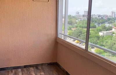 Alquiler a largo plazo piso de 3 habitaciones 85 m² en el distrito de Nuevo Belgrado, Belgrado, Serbia