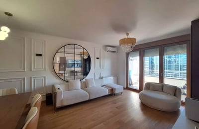 Long-term rental 4-room apartment 105 m² in New Belgrade district, Belgrade, Serbia