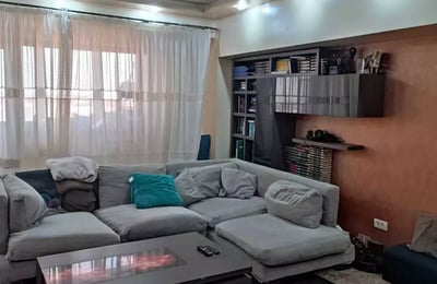 Alquiler a largo plazo de piso de 3 habitaciones, 100 m², Constanza, Rumanía