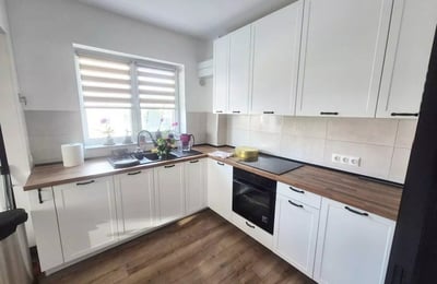 Долгосрочная аренда квартиры 2-комнатной, 52 м², Брашов, Румыния