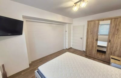 Долгосрочная аренда квартиры 2-комнатной, 52 м², Брашов, Румыния