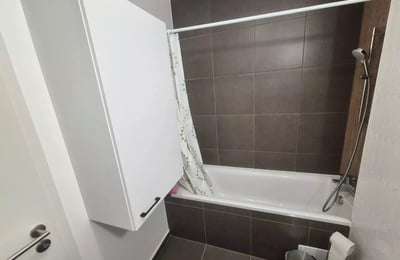 Долгосрочная аренда квартиры 2-комнатной, 52 м², Брашов, Румыния