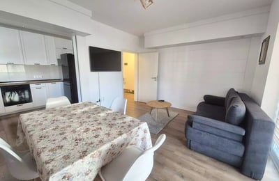 Долгосрочная аренда квартиры 2-комнатной, 52 м², Брашов, Румыния