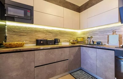 Долгосрочная аренда квартиры 2-комнатной, 77 м², район Тракторул, Брашов, Румыния