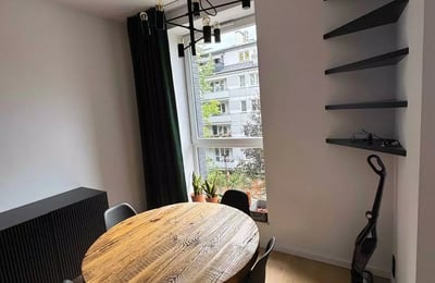 Location longue durée d’un appartement 3 pièces de 57 m² à Praga Południe, Varsovie, Pologne