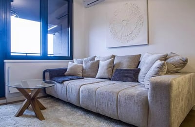 Langzeitmiete einer 2-Zimmer-Wohnung mit 40 m² im Sakura Park, Neu-Belgrad, Serbien