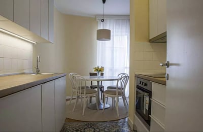 Langzeitmiete einer 3-Zimmer-Wohnung mit 70 m² im Stadtzentrum, Belgrad, Serbien