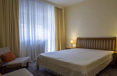 Langzeitmiete einer 3-Zimmer-Wohnung mit 70 m² im Stadtzentrum, Belgrad, Serbien