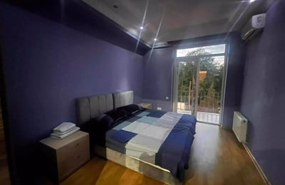 Location longue durée d’un appartement 3 pièces de 155 m² rue Chavchavadze, Batoumi, Géorgie