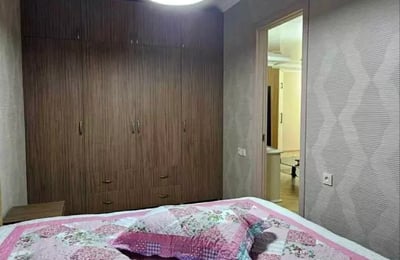 Alquiler a largo plazo de apartamento de 3 habitaciones 80 m², Batumi, Georgia