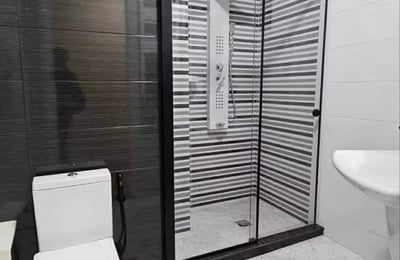 Alquiler a largo plazo de apartamento de 3 habitaciones 80 m², Batumi, Georgia