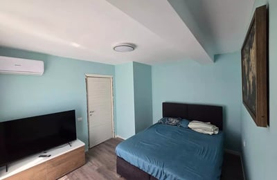 Alquiler a largo plazo de apartamento dúplex de 2 habitaciones 75 m² en Constanza, Rumanía