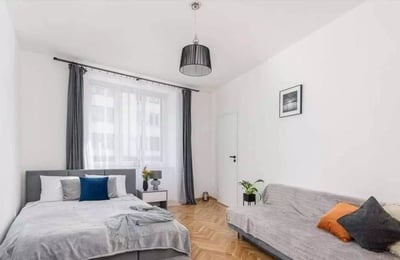 Long-term rental of 2-room apartment 44 m² in central Kraków, Poland
