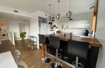 Long-term rental of 4-room apartment 91 m² in the 15th arrondissement, Paris, France