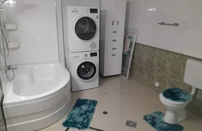 Alquiler a largo plazo de piso de 3 habitaciones 90 m², Belgrado, Serbia