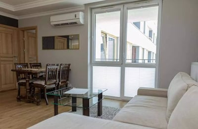 Langfristige Miete einer 2-Zimmer-Wohnung mit 50 m² in Krakau, Polen