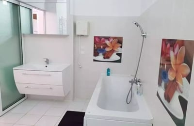 Langfristige Vermietung einer 100 m² großen Wohnung im Viertel Faleza Nord, Constanța, Rumänien