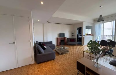 Long-term rental of 72 m² 3-room apartment in Paris 16th district, France