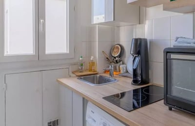 Long-term rent of 2-room apartment 33 m², Paris, France
