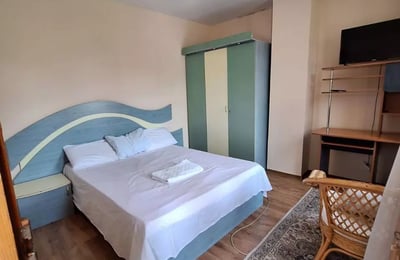 Location longue durée d’un appartement 5 pièces 150 m² à Faleza Nord, Constanța, Roumanie