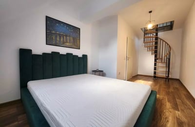 Long-term rent of a 4-room apartment in Tractоru district, Brașov, Romania