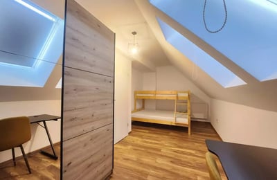 Long-term rent of a 4-room apartment in Tractоru district, Brașov, Romania