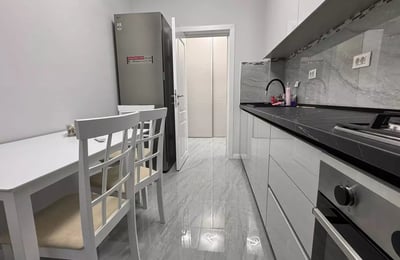 Location longue durée d’un appartement 2 pièces de 55 m² dans le quartier Inel 1, Constanța, Roumanie