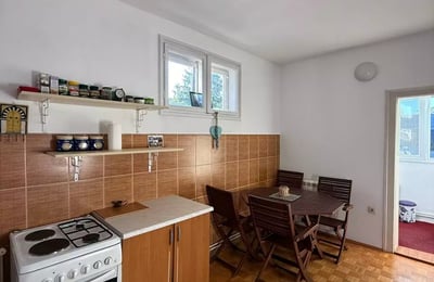 Location longue durée : appartement 2 pièces 72 m² dans le quartier Dedinje, Belgrade, Serbie