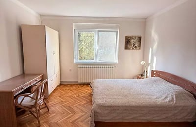 Location longue durée : appartement 2 pièces 72 m² dans le quartier Dedinje, Belgrade, Serbie